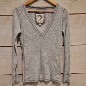 Abercrombie & Fitch Light Gray Ribbed V-Neck Long Sleeve Top Women's Size XL